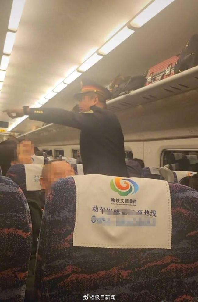 乘客動(dòng)車(chē)上被困超4小時(shí) 12306回應(yīng) 列車(chē)故障致長(zhǎng)時(shí)間晚點(diǎn)