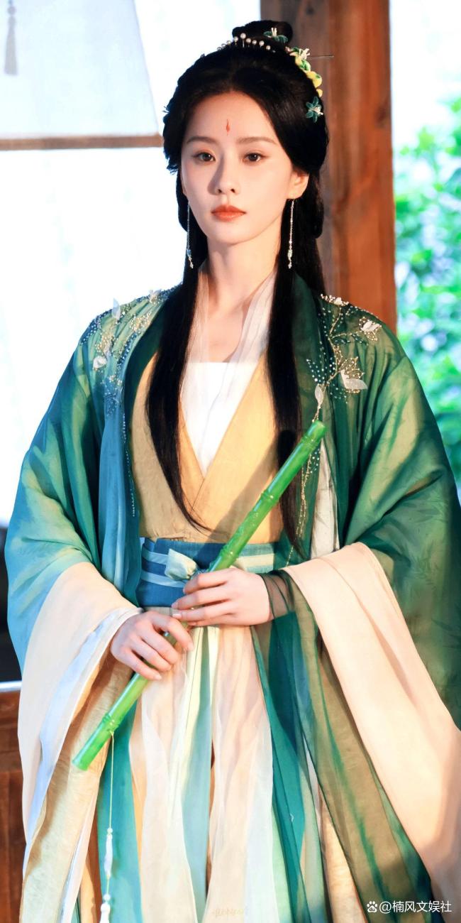 刘诗诗先秦淑女步 古风美学惊艳全网