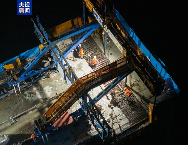新渝萬高鐵汝溪河雙線特大橋合龍