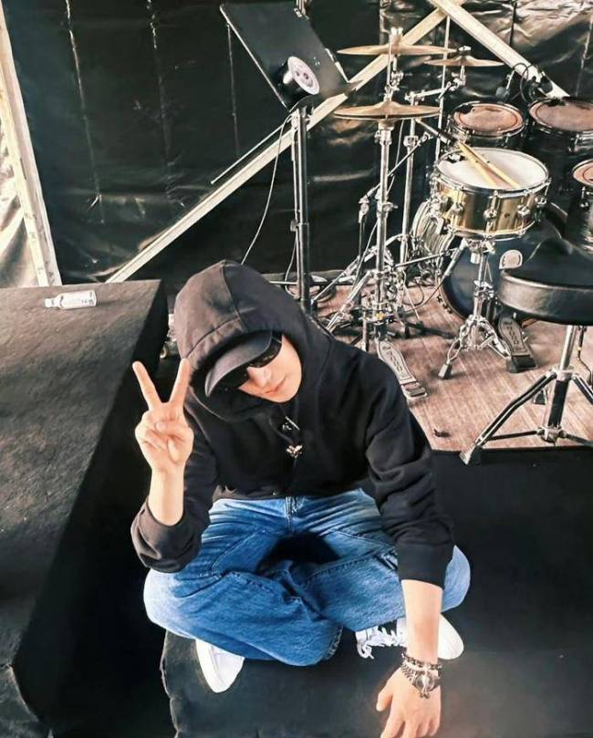丁禹兮ins点赞 音乐节彩排照更新