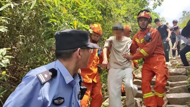 寧波：44歲游客爬山時摔下10米山崖 功虧一簣引發(fā)警醒