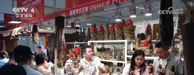 中國“游·購”并駕齊驅(qū)火熱 假期消費熱潮再起