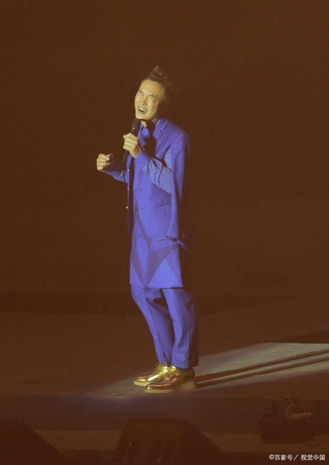 陈奕迅演唱会炸弹画面惹争议：艺术表达该不该让步历史伤痕？