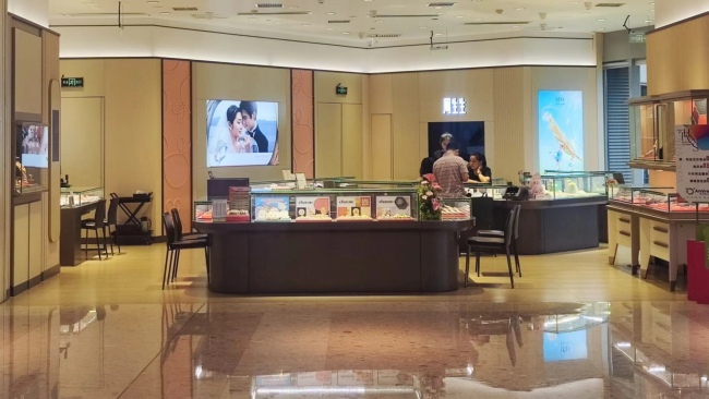 五一黃金消費現(xiàn)“冰火兩重天” 金店冷清水貝熱
