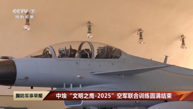 大V：埃及飞行员坐进歼-10S 深度体验中国战机