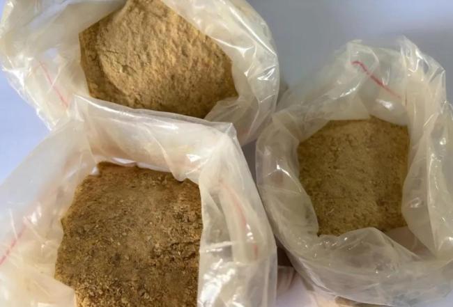 腰上纏900多克穿山甲鱗片過海關被查 走私屢禁不止背后的深層問題
