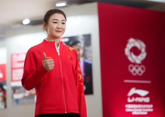 李宁马龙全红婵等7位奥运冠军同框 国潮力量闪耀体坛