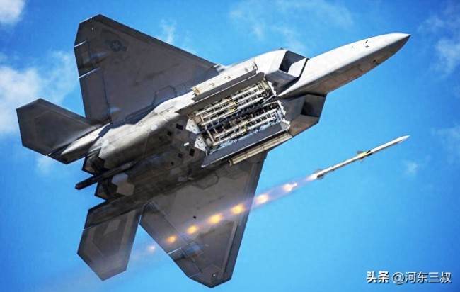 PL-15E空空導(dǎo)彈戰(zhàn)力解析 提升隱形戰(zhàn)機(jī)載彈量