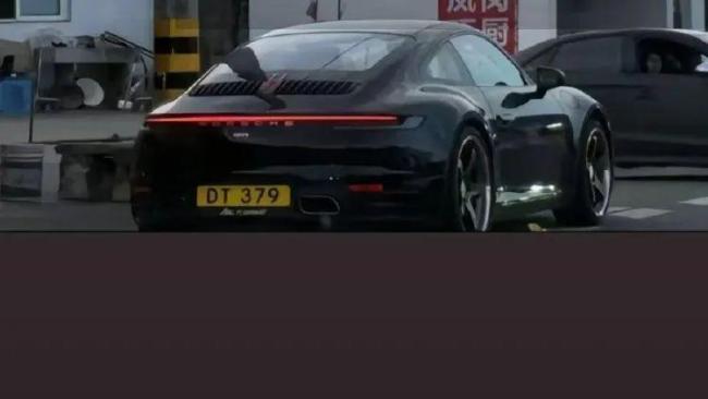 警方通報(bào)保時(shí)捷肇事先換車牌 肇事司機(jī)被刑拘