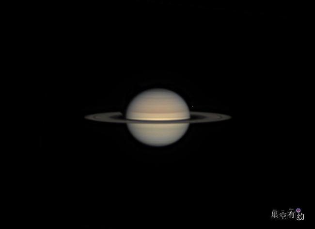 因太阳直射土星赤道 今日土星环再次“消失”