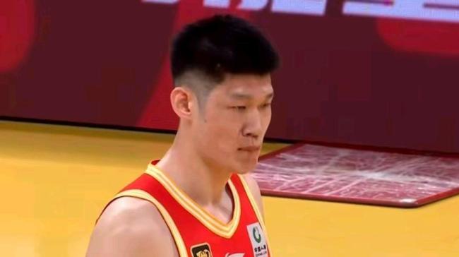 CBA总决赛：北京大胜1-0广厦 周琦两双胡金秋26 8孙铭徽15中2 北京北汽展现卫冕实力