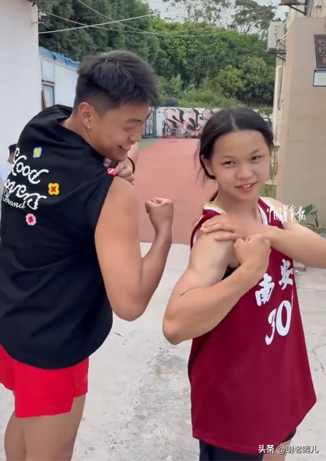 被高中女生的肌肉线条惊到了，专攻铅球