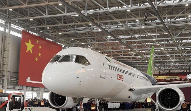 C919大飛機(jī)迫降山東農(nóng)田?適航證受阻引發(fā)關(guān)注
