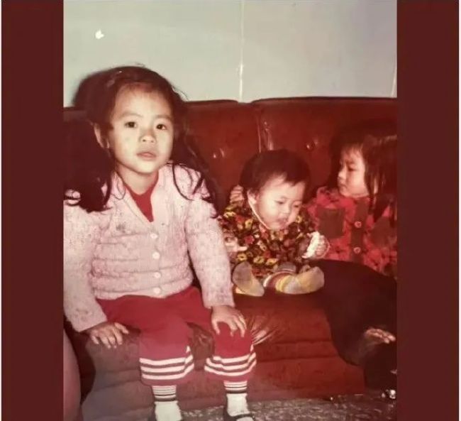 小S發(fā)長(zhǎng)文曬姐妹牽手照緬懷大S 姐妹情深感人肺腑