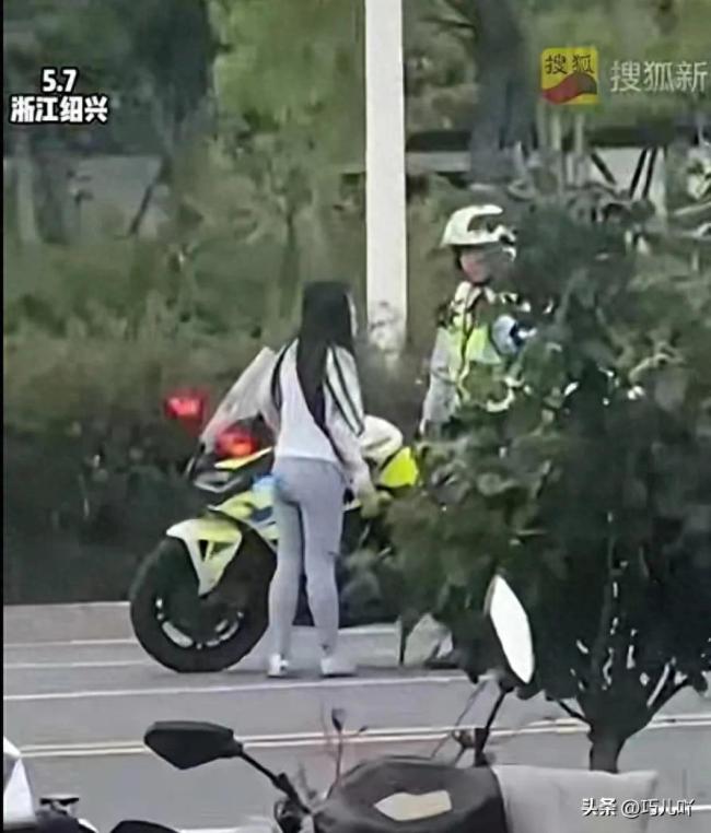 女子連續(xù)三天違停被貼罰單