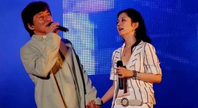 “明朗少女”張娜拉的魔幻從藝路：咎由自取還是另有內(nèi)情？
