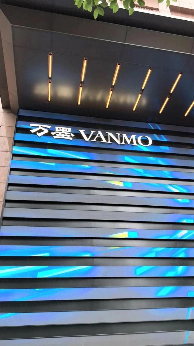 住客回應(yīng)在酒店走廊放排泄物