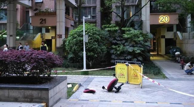 16樓“飛”出電競椅 原因查明