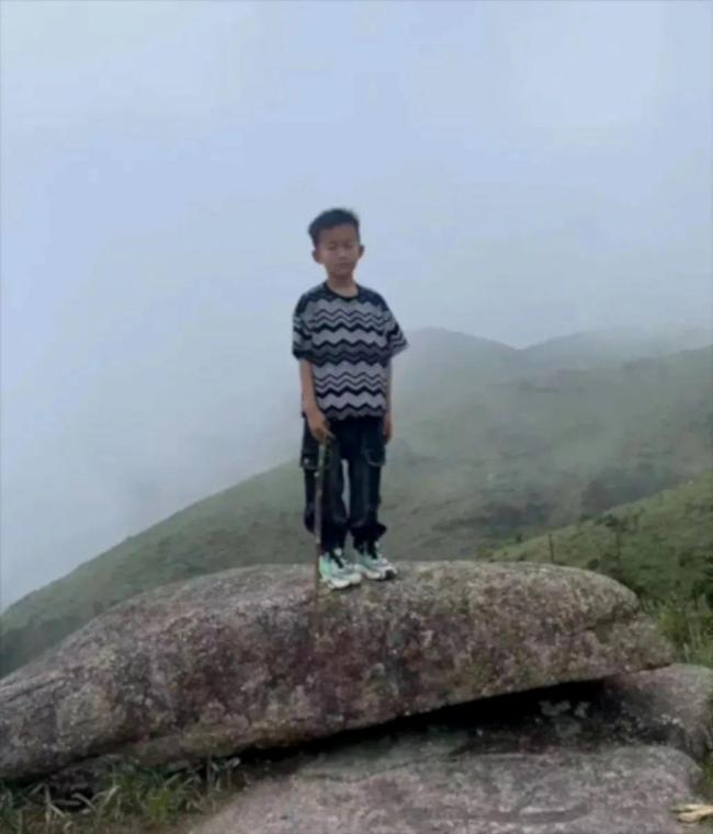 男童失蹤超100小時(shí) 當(dāng)?shù)乩^續(xù)搜救 海拔1600米以上失聯(lián)