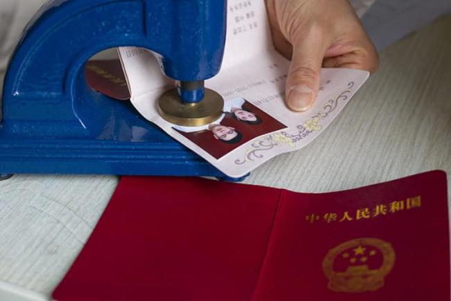 結(jié)婚登記不再需要戶口本需要這些 新規(guī)引發(fā)熱議