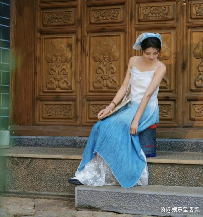 網(wǎng)紅小英在直播中怒斥“小三” 婚姻危機(jī)公開反擊