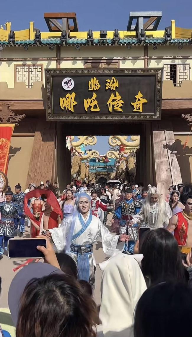 藝術(shù)家控訴臨汾景區(qū)雕塑抄襲 創(chuàng)意設(shè)計(jì)被照搬