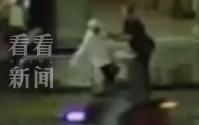 臺(tái)灣忘年交兩人當(dāng)街互毆 72歲老人酒后抱摔55歲好友