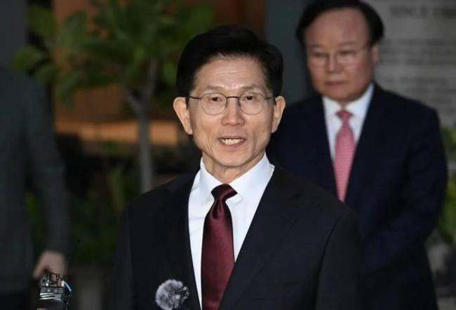 韩国总统大选“三强争霸”格局初定 竞选活动正式开启