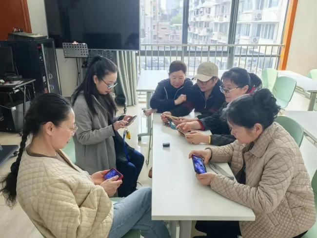 阿姨20多天編出一本電競(jìng)教材