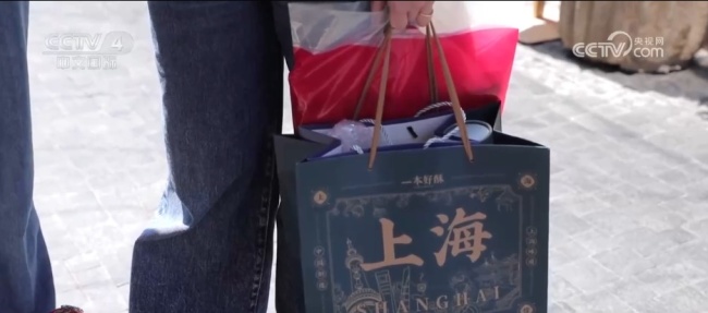 外國(guó)人來(lái)華買(mǎi)買(mǎi)買(mǎi)成跨境旅游新趨勢(shì)：來(lái)中國(guó)掃貨了每次都覺(jué)得買(mǎi)不夠