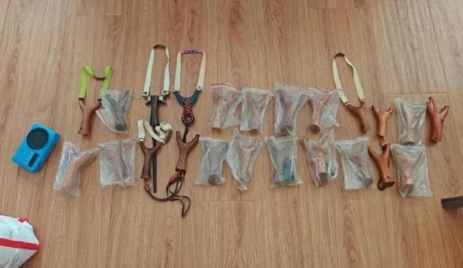 沈陽一主播在直播現(xiàn)場(chǎng)被捕 獵殺野生鳥類鏈條被斬?cái)?></p><p>網(wǎng)絡(luò)不是獵場(chǎng),，生命不容褻瀆,，自然需要敬畏,。</p><p class=