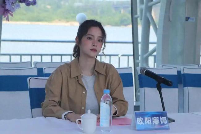臺當局威脅查處歐陽娜娜等人 藝人促統(tǒng)遭盯梢