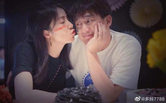 黃磊孫莉帶兒女逛西湖 溫馨畫面曝光