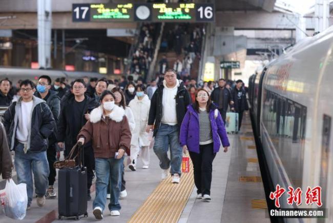1至4月全國(guó)鐵路發(fā)送旅客14.6億人次 創(chuàng)同期歷史新高