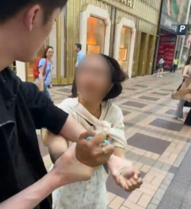 遭襲香港女子發(fā)文感謝內(nèi)地男子相助