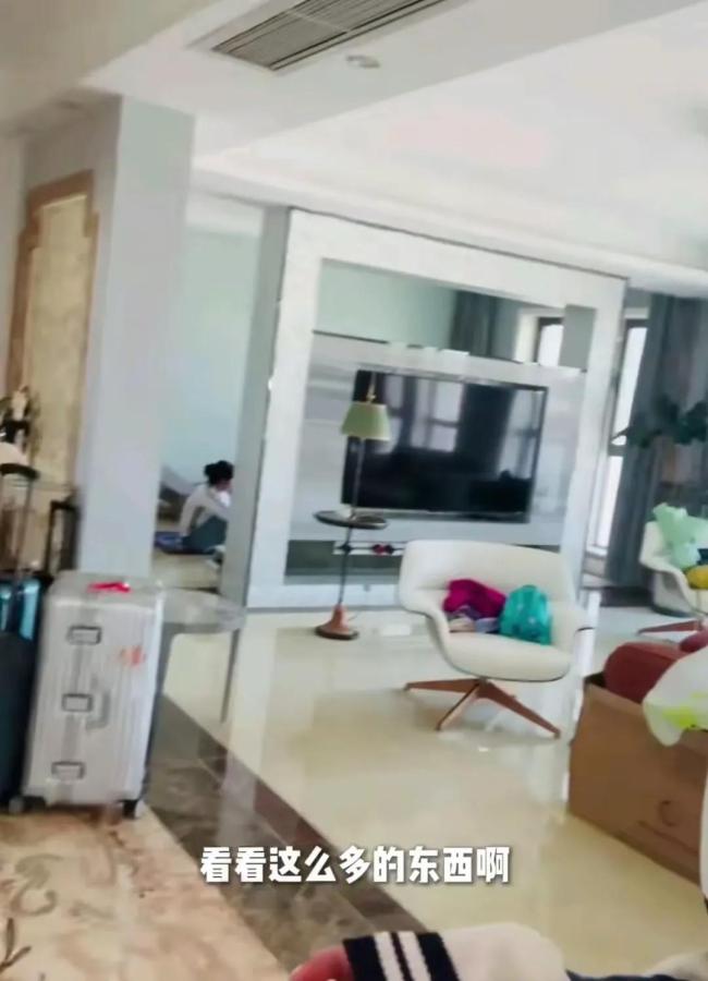 李亞鵬妻子海哈金喜宣布換房 縮減開支共度時艱