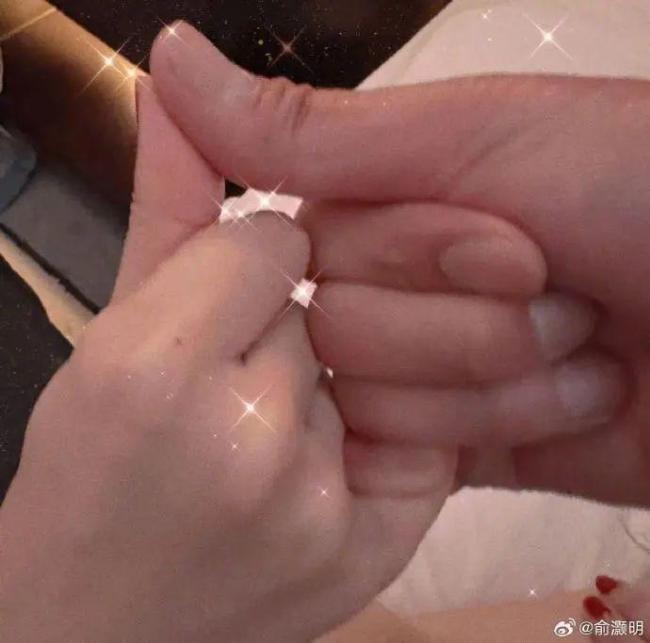 俞灝明王曉晨戀愛(ài)歷程 甜蜜官宣結(jié)婚