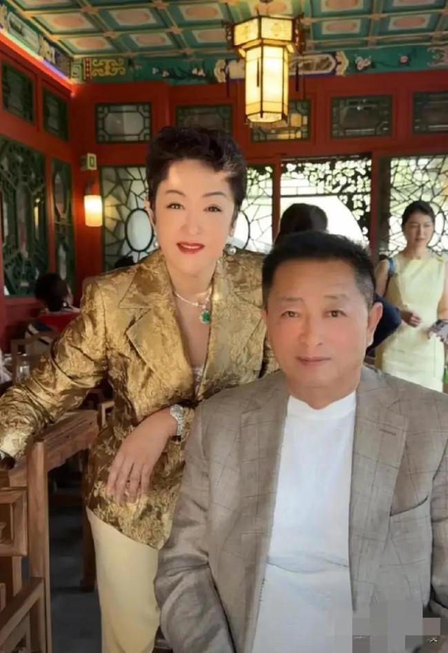 張?zhí)m喊“雙喜臨門” 馬筱梅懷孕了嗎 婚禮現(xiàn)場(chǎng)引猜測(cè)