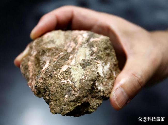 谈妥中东万亿大单，特朗普示好想访问中国，中方态度坚决