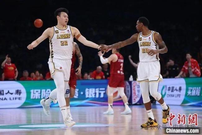 胡金秋奪冠后哭了 廣廈首奪CBA總冠軍
