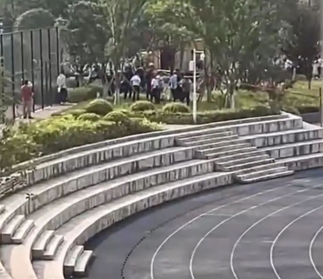男大學(xué)生掉入化糞池死亡 學(xué)?；貞?yīng) 全力做好善后事宜