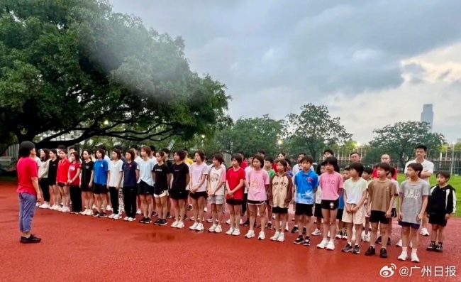 廣東跳水隊出征十五運會資格賽 星光熠熠爭鋒武漢
