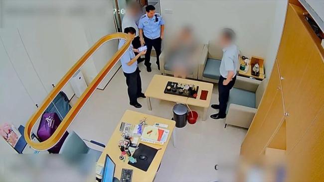 女子取500萬想快遞給網戀男友被勸阻 警方及時阻止騙局
