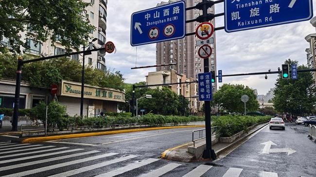 上海警方整治進(jìn)隧道拍照打卡 安全隱患引關(guān)注