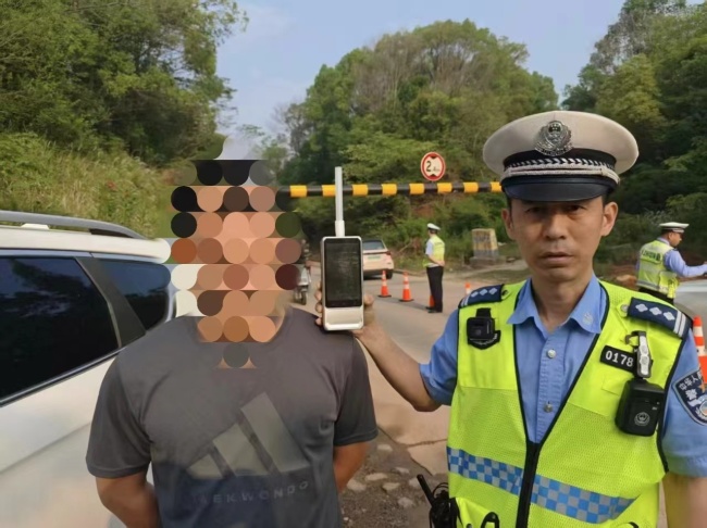 武漢交警查處多人清晨酒駕：小心酒精殘存,！