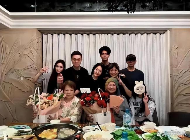 具俊晔金宝山看望大S被偶遇 深情不渝惹人羡