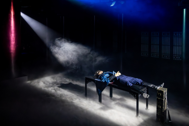 沉浸式話(huà)劇《慶余年》上海首演：沒(méi)有特效的修飾，只有演員的表演