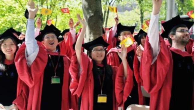 哈佛國際生資格被特朗普撤銷,，1500名中國留學(xué)生能順利畢業(yè)回國嗎,？