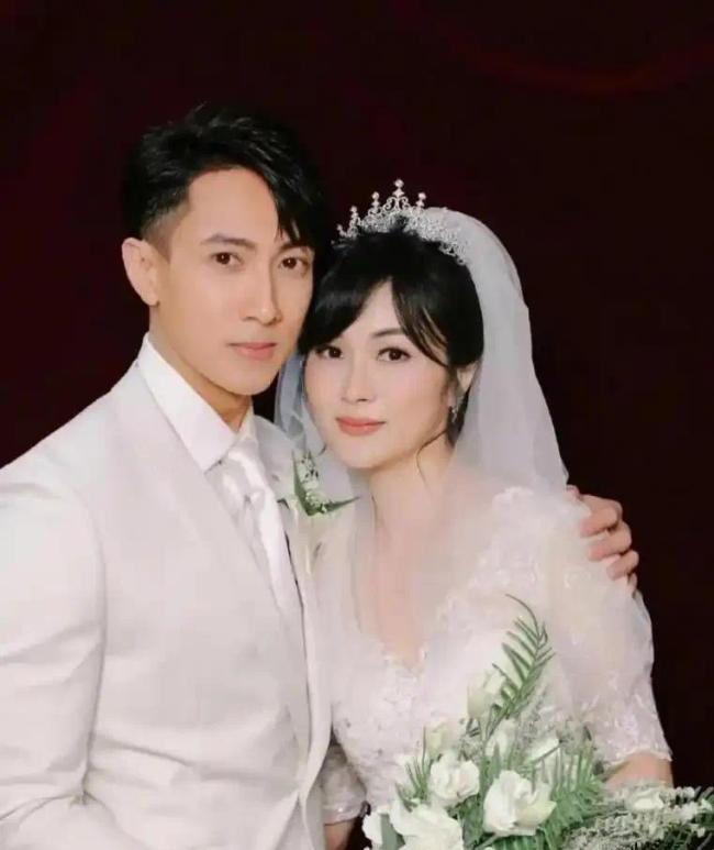 卓偉留幾手同時夸吳尊突然沖上熱搜