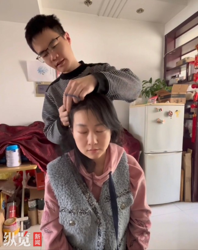 男子回應(yīng)照顧腦梗后智力僅3歲妻子：我們會活好當(dāng)下,，過好每一天